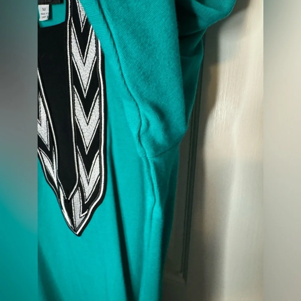 Bob Mackie Wearable Art teal tunic top w/ black and white embellishments Size M - Picture 7 of 12
